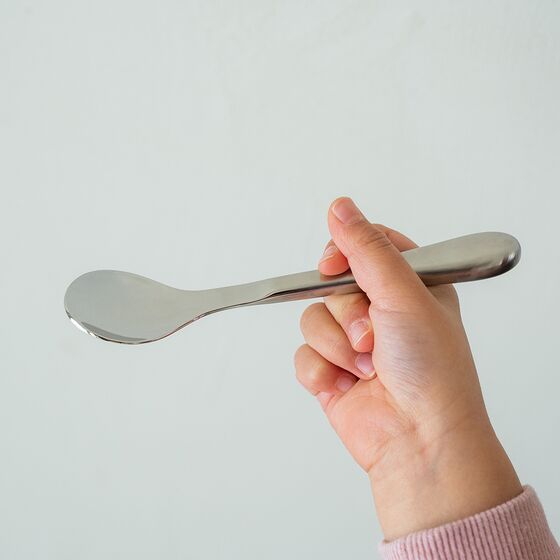 ウィルアシスト ライトチャイルドスプーン 厚みがある 握りやすい